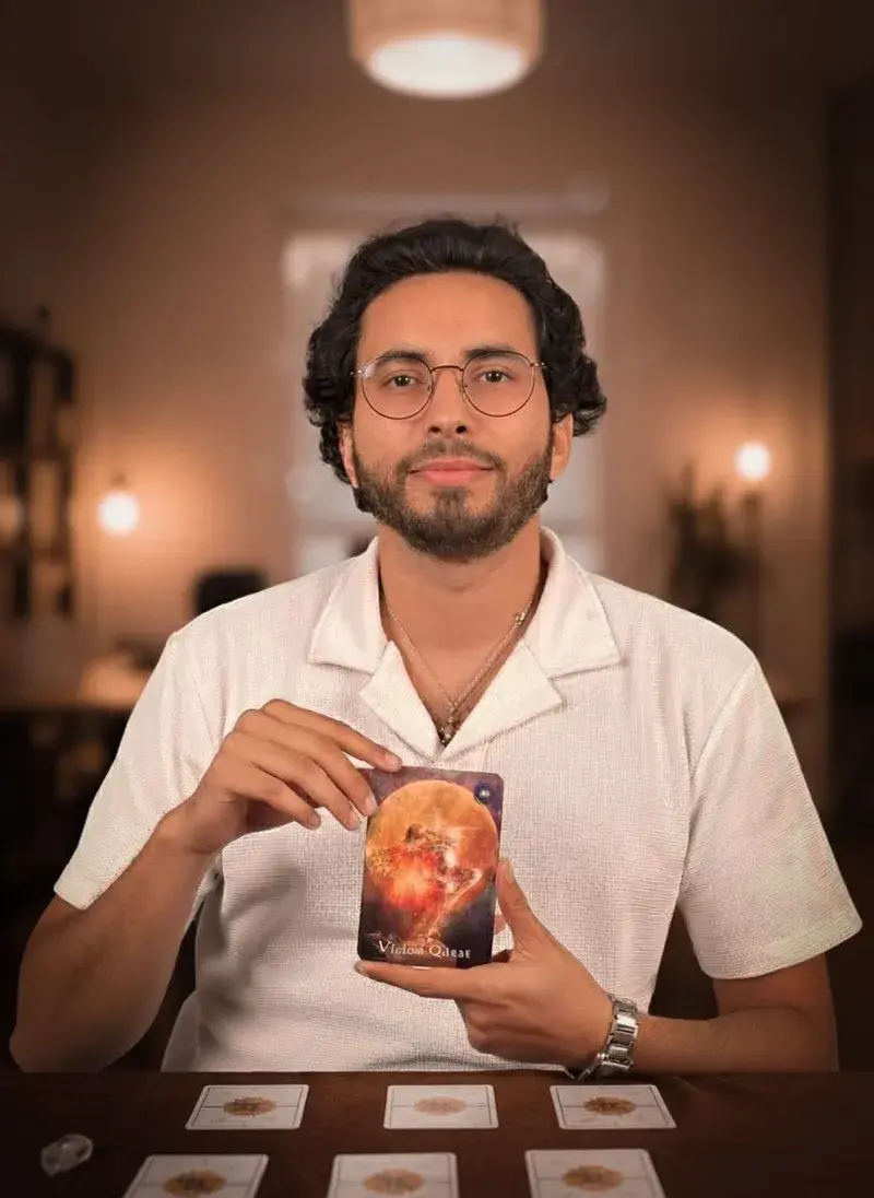 Portrait de l'expert en voyance sentimentale Pablo