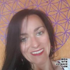 Portrait de l'expert en voyance sentimentale ysaline