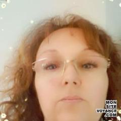 Portrait de l'expert en voyance sentimentale lea-lucilia