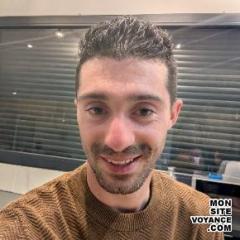 Portrait de l'expert en voyance sentimentale erwann-medium