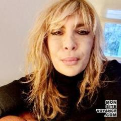 Portrait de l'expert en voyance sentimentale ivanna