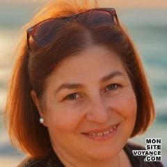 Portrait de l'expert en voyance sentimentale amalia