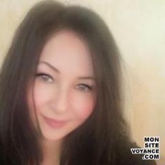 Portrait de l'expert en voyance sentimentale anglique