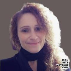 Portrait de l'expert en voyance sentimentale sibylle