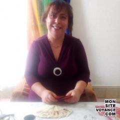Portrait de l'expert en voyance sentimentale yzalia