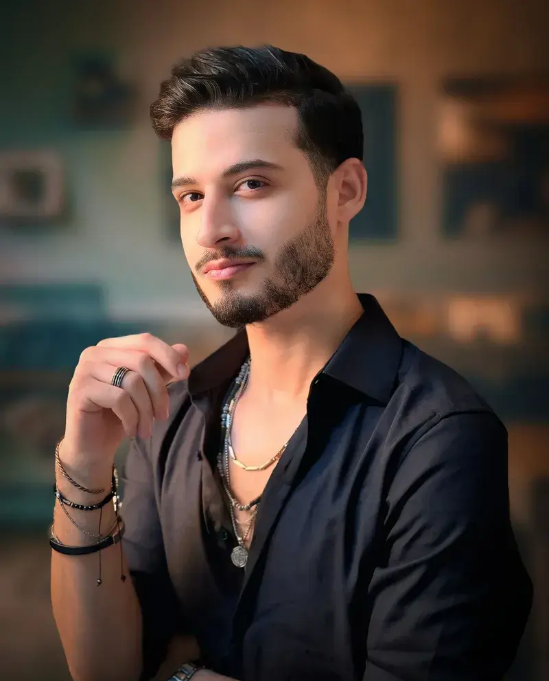Portrait de l'expert en voyance sentimentale Yann
