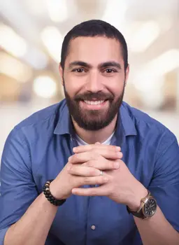 Portrait de l'expert en voyance sentimentale Oscar